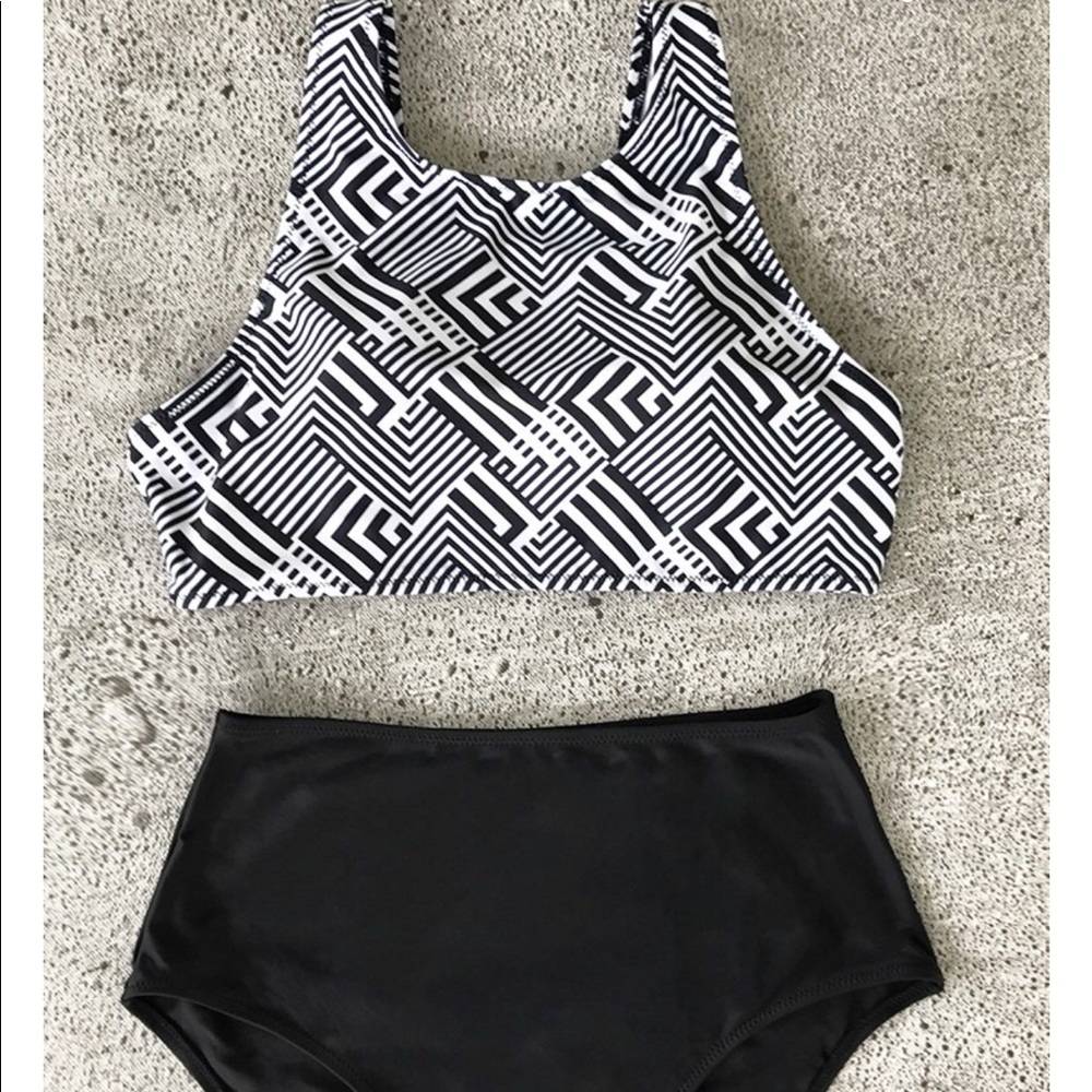 NWT Cupshe Hide and Seek Tank Bikini Set.